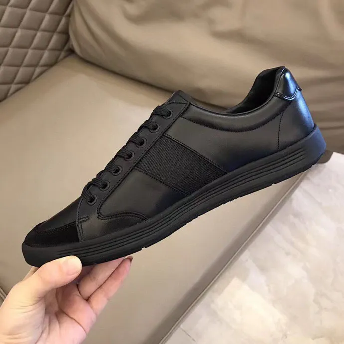 Factory price: 400💰Prada spring and summer men's genuine leather sports shoes, the highest version on the market, any comparison is welcome🆚! The original leather has excellent texture and is super high-end! Fetal sheep lining imported from Italy, removable pad! Luxurious materials and fine workmanship, highly recommended! Code number: 38-44, customized 45